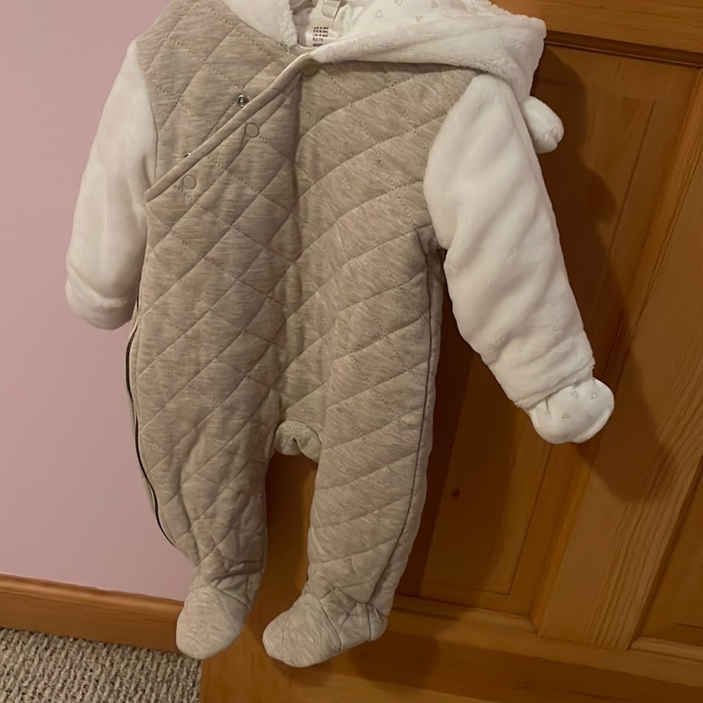 Brand new- never used snow suit